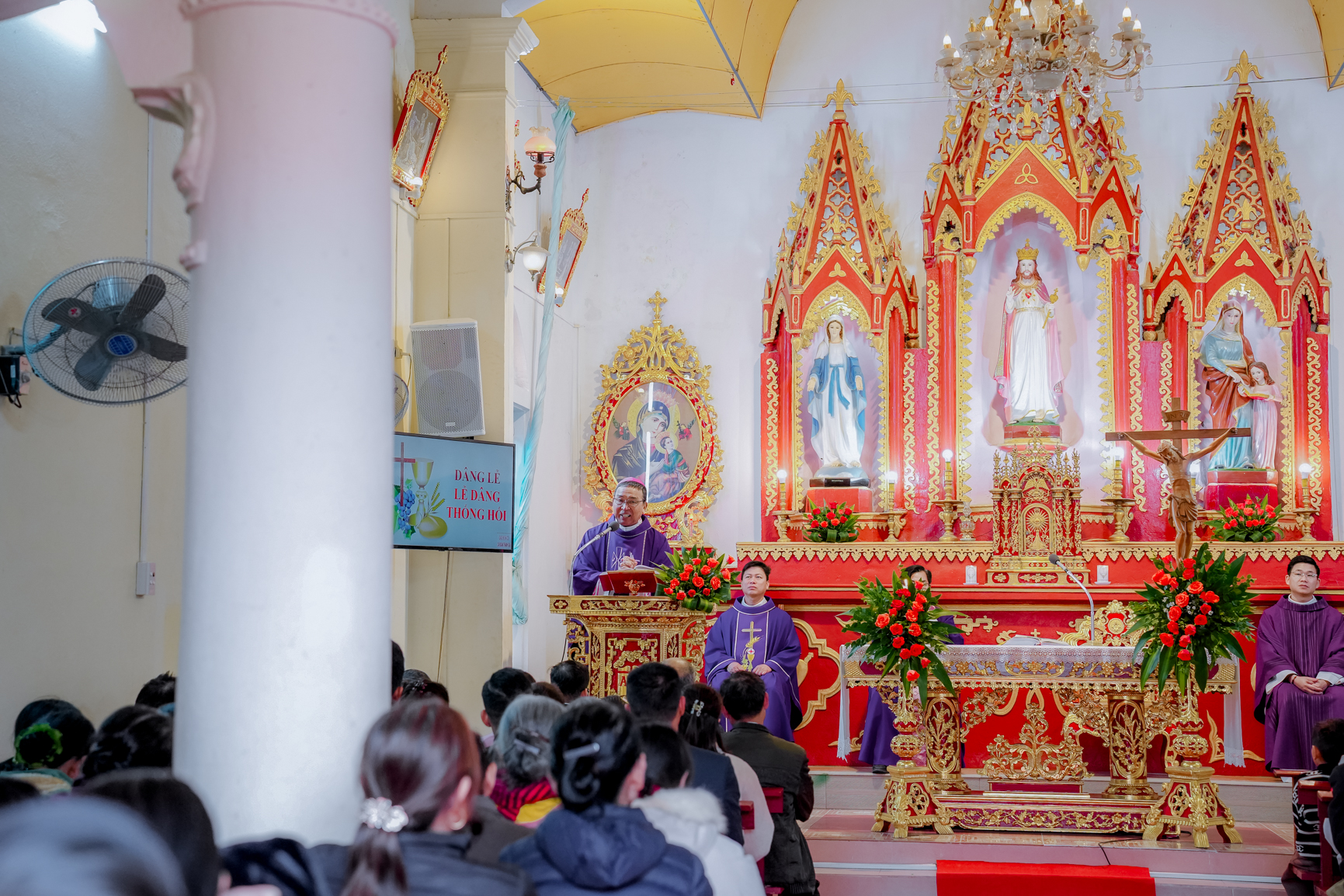 Đến giáo họ vùng xa